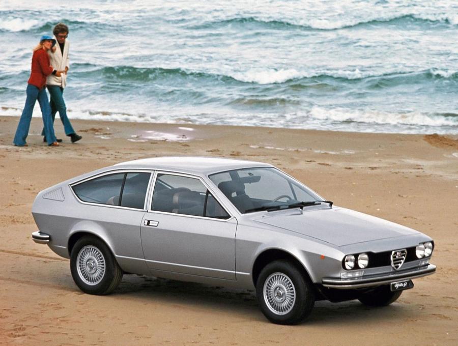  Alfa Romeo Alfetta GT (116) 1974 года  (фото 1 из 18)